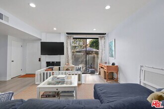 4329 Redwood Ave in Marina Del Rey, CA - Building Photo - Building Photo