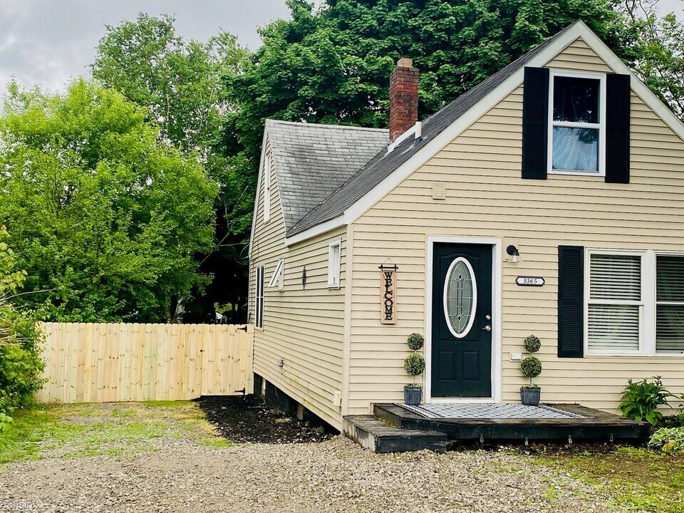 3365 Bathurst Ave Photo