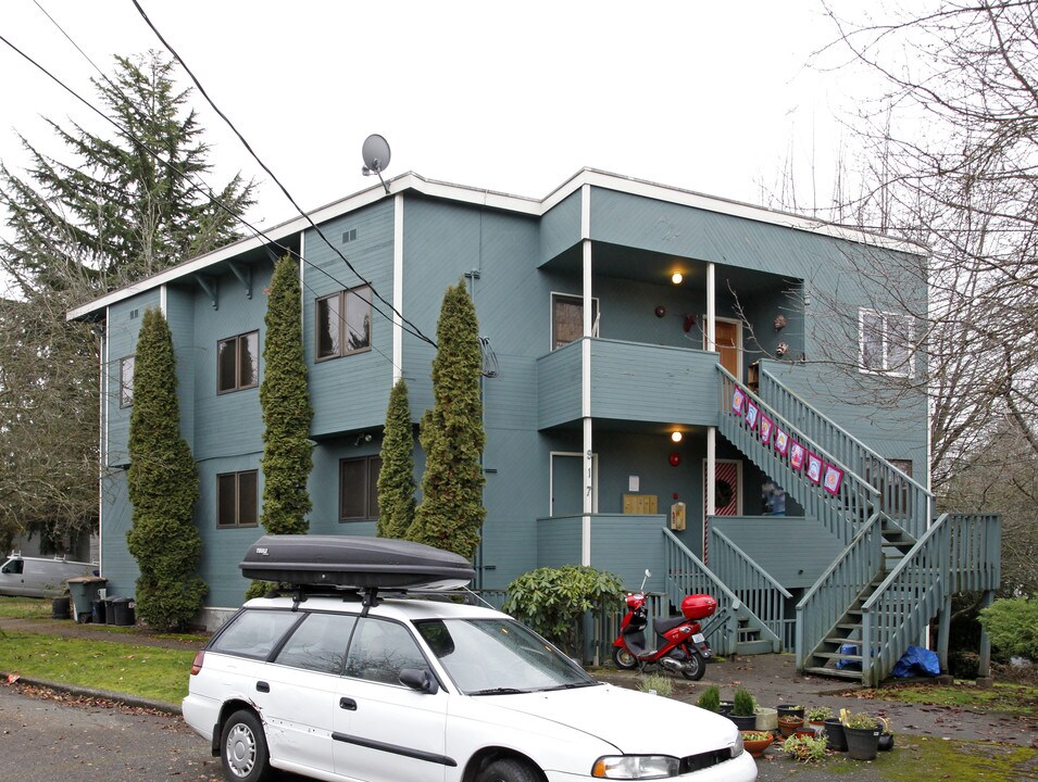 Leschi View Apartments in Seattle, WA - Building Photo