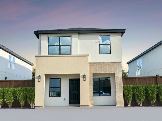 Taylor Villas Townhomes in McAllen, TX - Building Photo - Building Photo