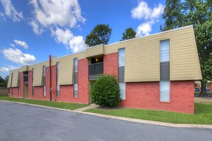 Sunset Village Apartments in Pine Bluff, AR - Building Photo
