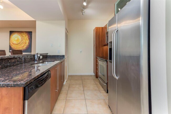 7355 SW 89th St in Miami, FL - Building Photo - Building Photo