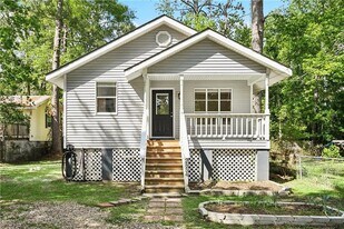 28547 Canal Dr in Lacombe, LA - Building Photo