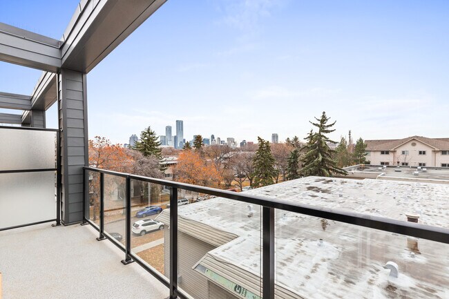 10830-10114 114 St NW in Edmonton, AB - Building Photo - Building Photo