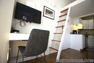 538 E Broadway in Boston, MA - Building Photo