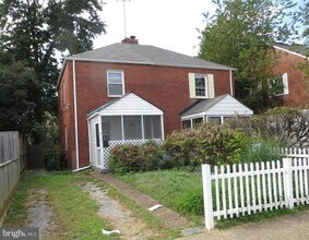 310 S Veitch St in Arlington, VA - Building Photo - Building Photo
