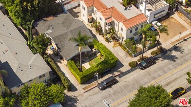 2005 Beachwood Dr in Los Angeles, CA - Building Photo - Building Photo