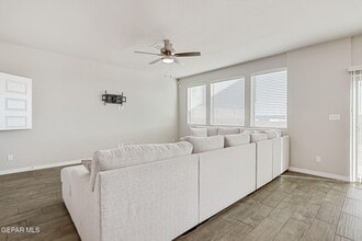 13130 Oakhampton Ave in El Paso, TX - Building Photo - Building Photo