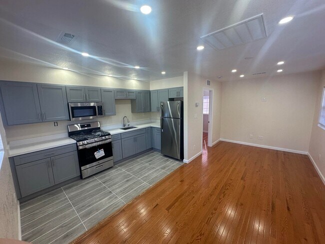 4027 Fullington St, Unit 4027 Fullington Street in Oakland, CA - Foto de edificio - Building Photo