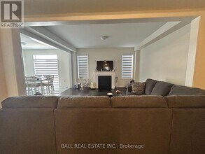 12 Fire King Dr in Whitby, ON - Building Photo - Building Photo