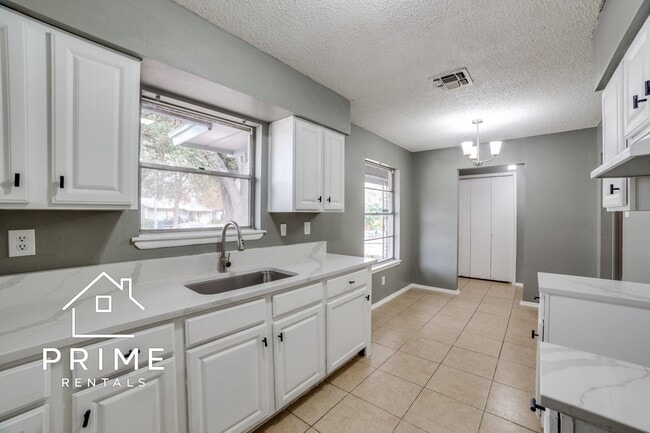 5020 Gene Cernan Dr in Kirby, TX - Building Photo - Building Photo
