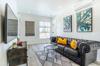 331 N Alexandria Ave, Unit 331.25 in Los Angeles, CA - Building Photo - Building Photo