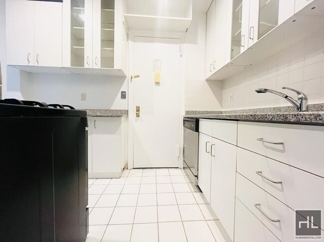 WEST 79 STREET in New York, NY - Foto de edificio - Building Photo