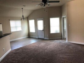 6504 Ashland Dr in Greenville, TX - Building Photo