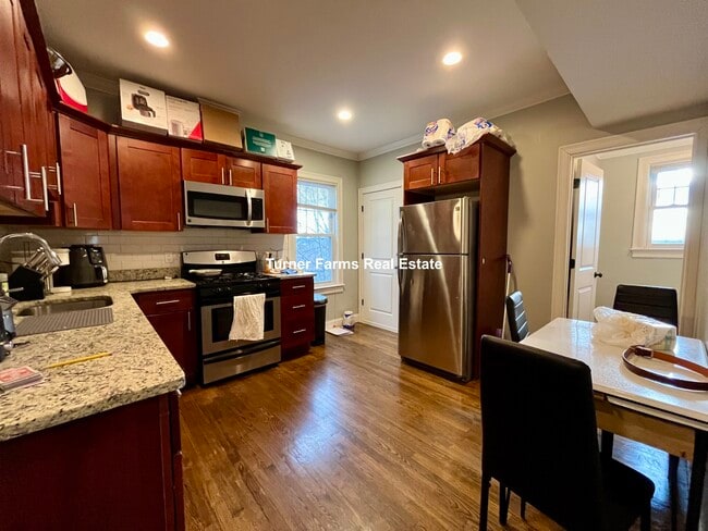 47 Beech Glen St, Unit 2