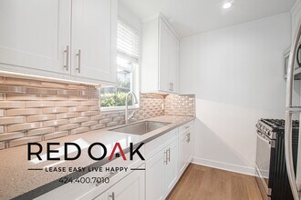2928 S Halldale Ave in Los Angeles, CA - Building Photo - Building Photo