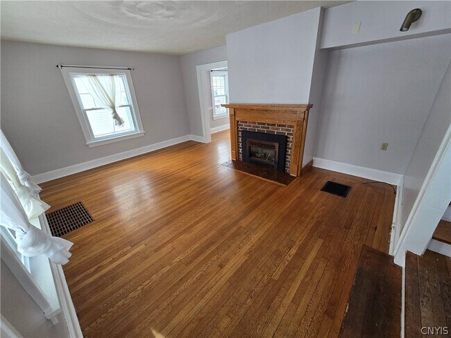 232 Nichols Ave in Syracuse, NY - Foto de edificio - Building Photo