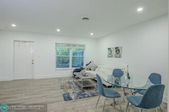 19 NE 16th St-Unit -2 in Fort Lauderdale, FL - Building Photo - Building Photo