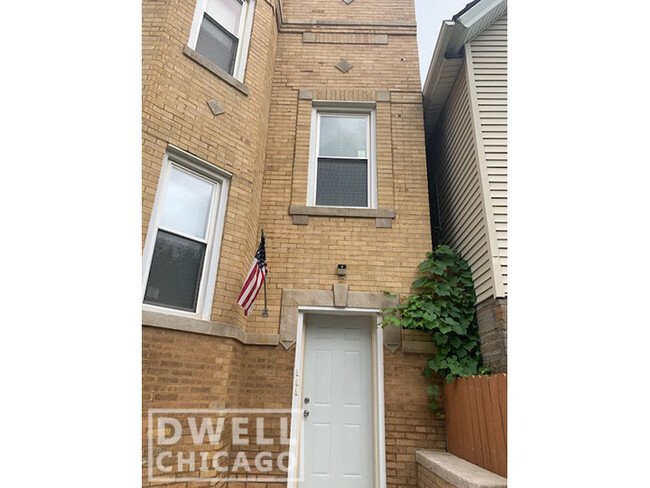 4208 W Thomas St in Chicago, IL - Building Photo - Building Photo