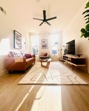 2014 N Oakley Ave, Unit 1 in Chicago, IL - Building Photo - Building Photo