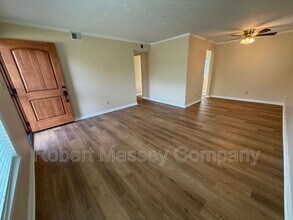 3305 Mcadams Ct in Louisville, KY - Building Photo - Building Photo