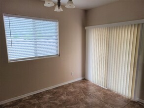7338 W Midway Ave in Glendale, AZ - Foto de edificio - Building Photo