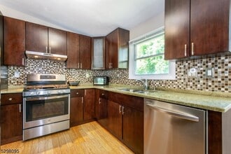 19 Southwynde Dr in Denville, NJ - Building Photo - Building Photo