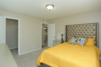 Echo Trail Apartments in Tulsa, OK - Building Photo - Interior Photo