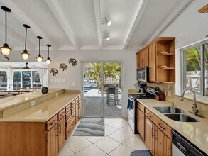 2525 Gulfstream Ln in Fort Lauderdale, FL - Building Photo - Building Photo