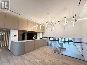 7950-7950 Bathurst St in Vaughan, ON - Building Photo - Building Photo
