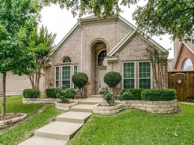 property at 8421 Gateway Dr