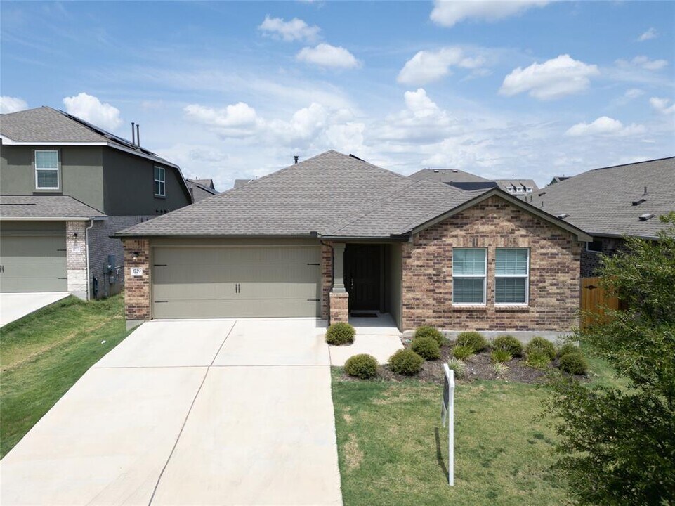 1729 Catahoula Dr in Leander, TX - Building Photo