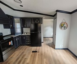 12 Deerwood Park in Centralia, IL - Building Photo