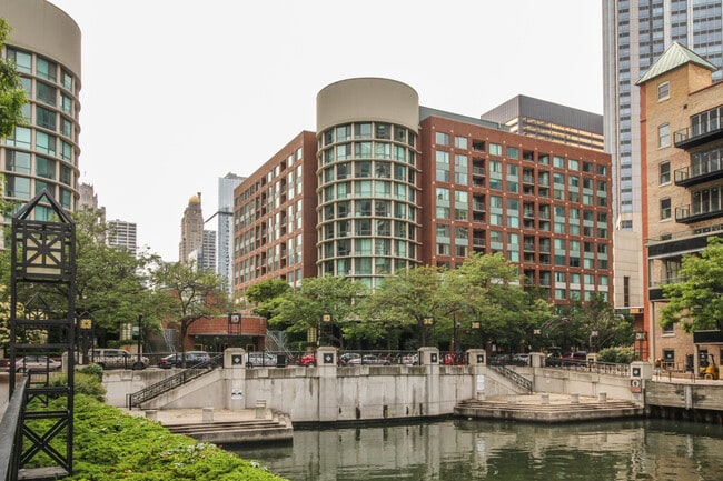 480 N McClurg Ct in Chicago, IL - Building Photo - Building Photo