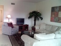 713 Regency Reserve Cir in Naples, FL - Foto de edificio - Building Photo