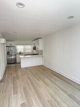 108 S Guadalupe Ave in Redondo Beach, CA - Building Photo - Building Photo