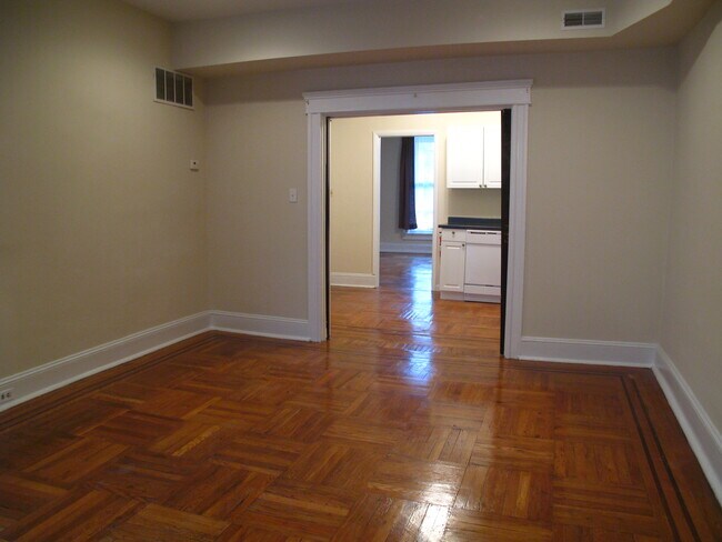 205 W 29th St, Unit 1 in Baltimore, MD - Building Photo - Building Photo