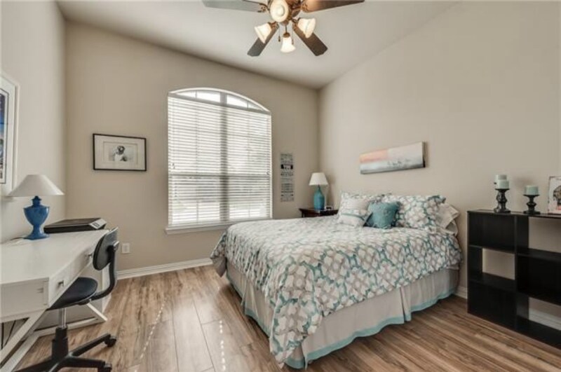 2902 Aurora Mist Dr in Little Elm, TX - Foto de edificio