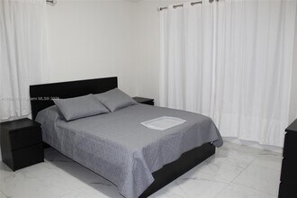 3400 SW 25th St in Miami, FL - Building Photo - Building Photo