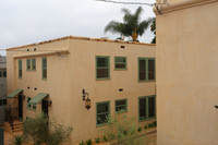 Maison de Provence in West Hollywood, CA - Foto de edificio - Building Photo