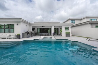 8652 Dream Falls St in Boca Raton, FL - Foto de edificio - Building Photo
