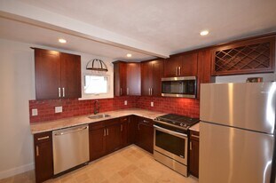 130 Brooks St in Boston, MA - Building Photo