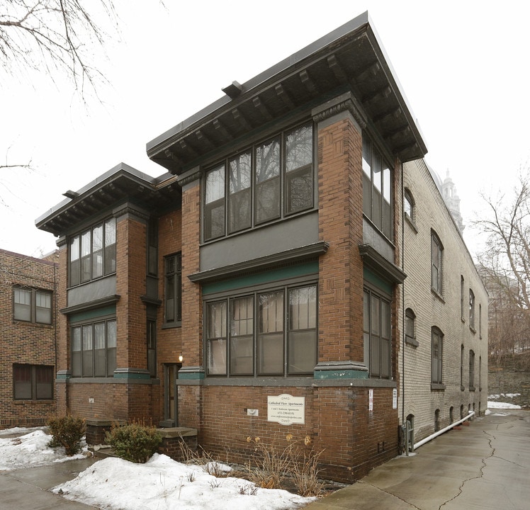 Cathedral Hill Apartments in St. Paul, MN - Foto de edificio