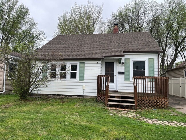 property at 2331 4th St