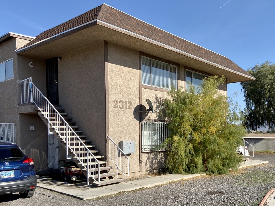 2312 Seco Adobe Cir in North Las Vegas, NV - Building Photo