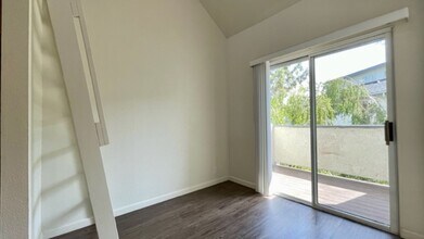 1043 Southwood Dr in San Luis Obispo, CA - Building Photo - Building Photo