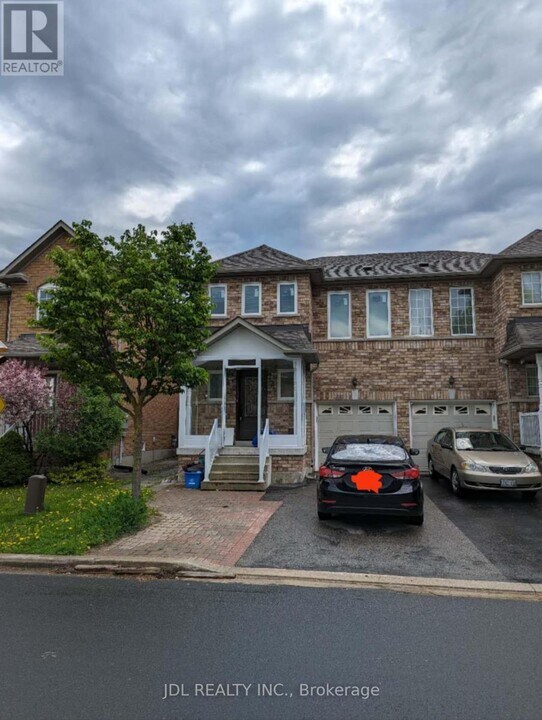 727 Caboto Trail in Markham, ON - Building Photo