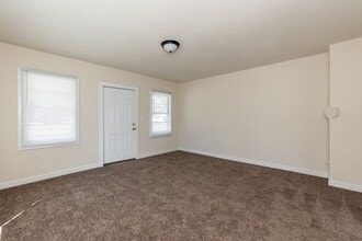 500 N Clinton Ave in Dunn, NC - Building Photo - Building Photo