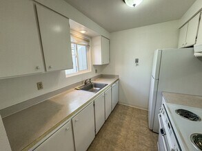 372-374-374 Annette Ct NE in Salem, OR - Building Photo - Building Photo