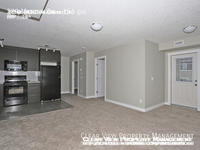 300 Marina Dr in Chestermere, AB - Building Photo - Building Photo